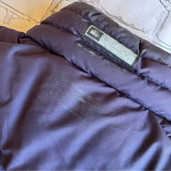 REI Goose Down Womens Burgundy Puffer Jacket Medium Winter Gorpcore Full Zip - Picture 12 of 16